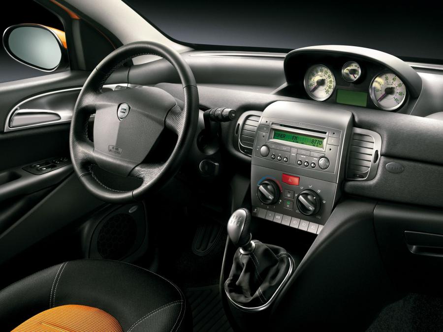  Lancia Ypsilon by MomoDesign 2005 года  (фото 25 из 29)